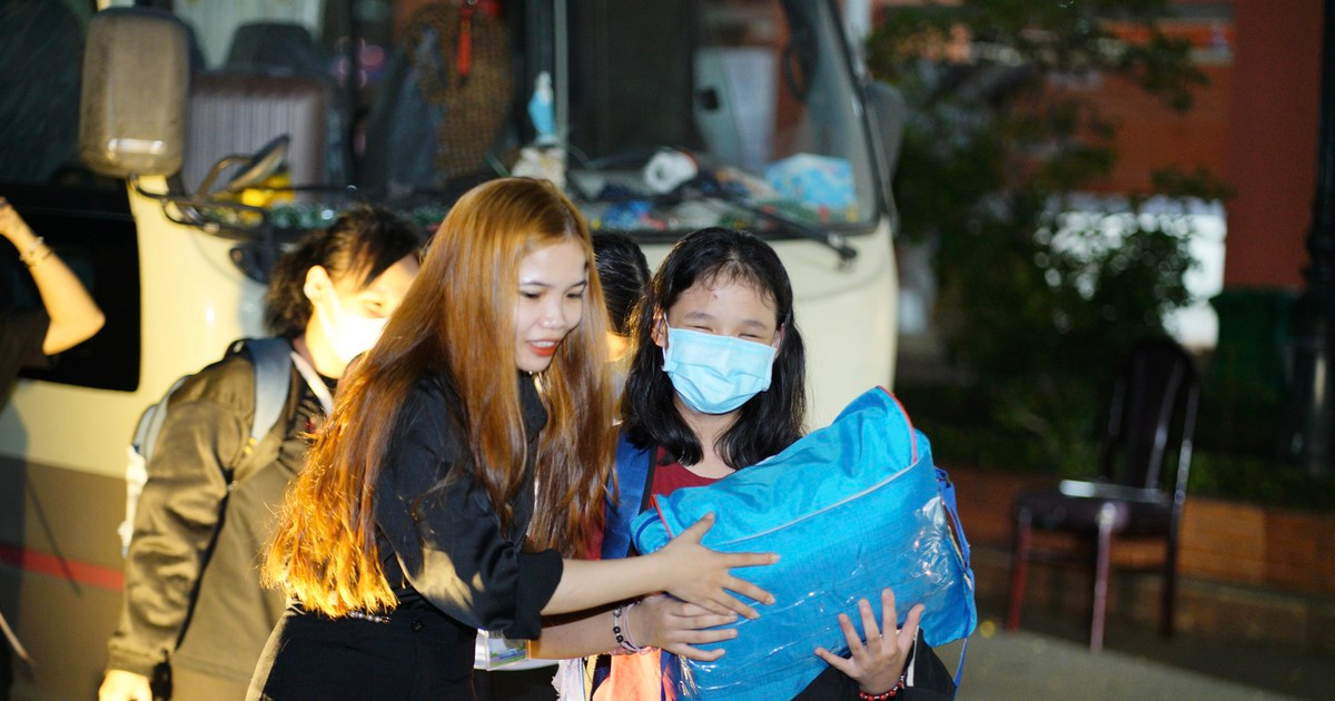 280 hành khách về quê đón tết trên chuyến xe 0 đồng