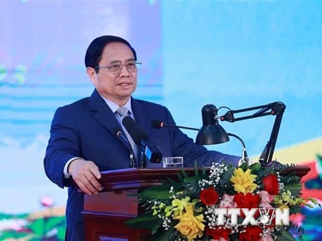 Thủ tướng: Thực hiện 3 nhiệm vụ trọng tâm nâng cao đời sống lao động