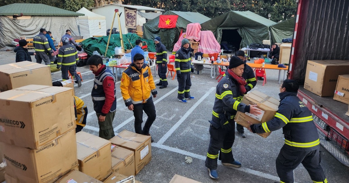 Công an Việt Nam trao tặng 2 tấn hàng hóa y tế cho Thổ Nhĩ Kỳ