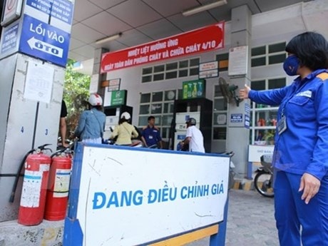 Xăng tiếp tục tăng, dầu giảm tới 982 đồng từ 15 giờ 30 phút ngày 13/2