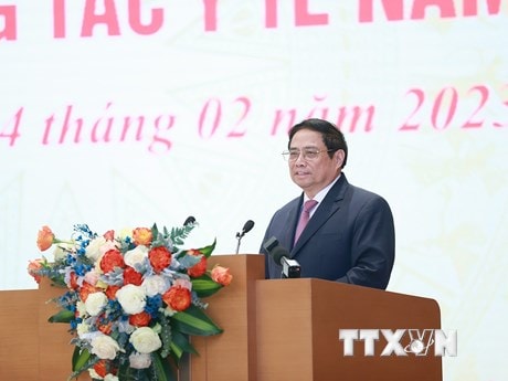 Thủ tướng: Tiếp tục đồng hành, quan tâm, chia sẻ, ủng hộ ngành y tế