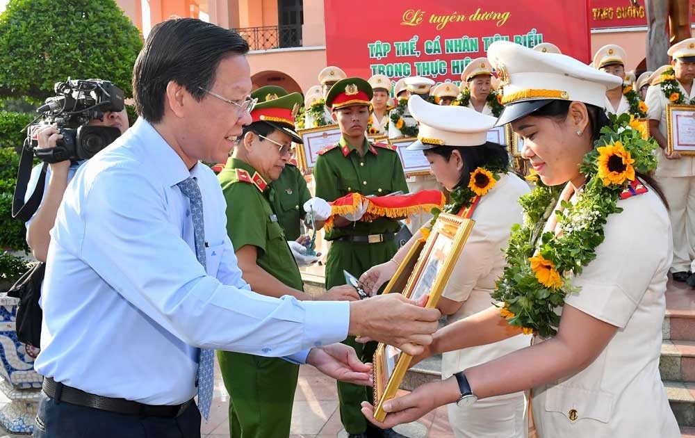 Giám đốc Công an TPHCM yêu cầu cán bộ, chiến sĩ giữ mình, không sa ngã, không bị cám dỗ