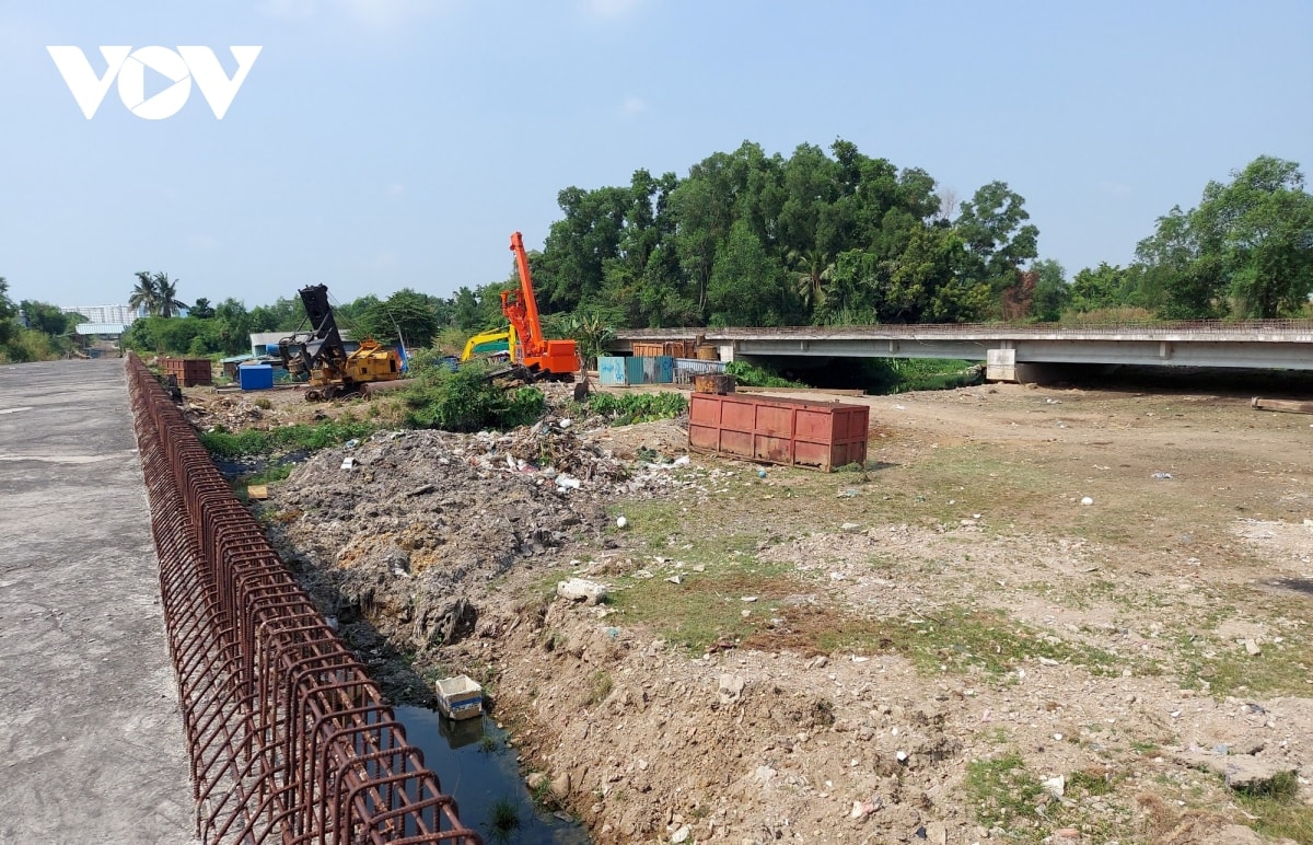 Vành đai 2 TP.HCM đến nay vẫn dang dở (Ảnh: Q.L).
