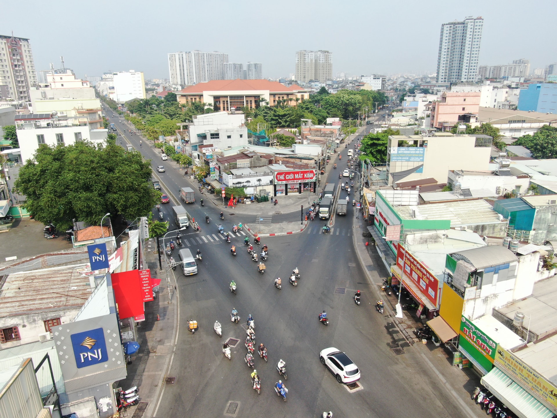 Nút giao đường Thoại Ngọc Hầu - Lũy Bán Bích, quận Tân Phú, TPHCM. Ảnh: HOÀNG HÙNG