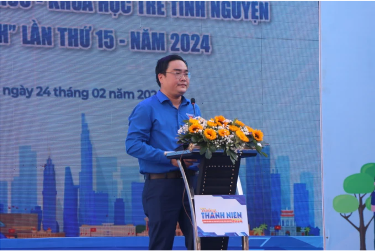 Phó Bí thư Thường trực Thành đoàn, Chủ tịch Hội Liên hiệp Thanh niên Việt Nam TPHCM Ngô Minh Hải phát biểu tại buổi lễ