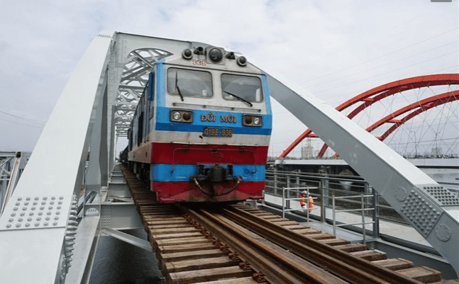 Ngành đường sắt tổ chức chạy thêm nhiều đoàn tàu trong tháng 4 và dịp lễ 30.4 sắp tới. Ảnh: Minh Quân