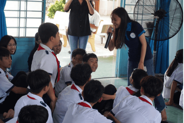 Nhiều cơ hội cho sinh viên theo học ngành công tác xã hội làm việc tại các tổ chức phi chính phủ - Ảnh: USSH