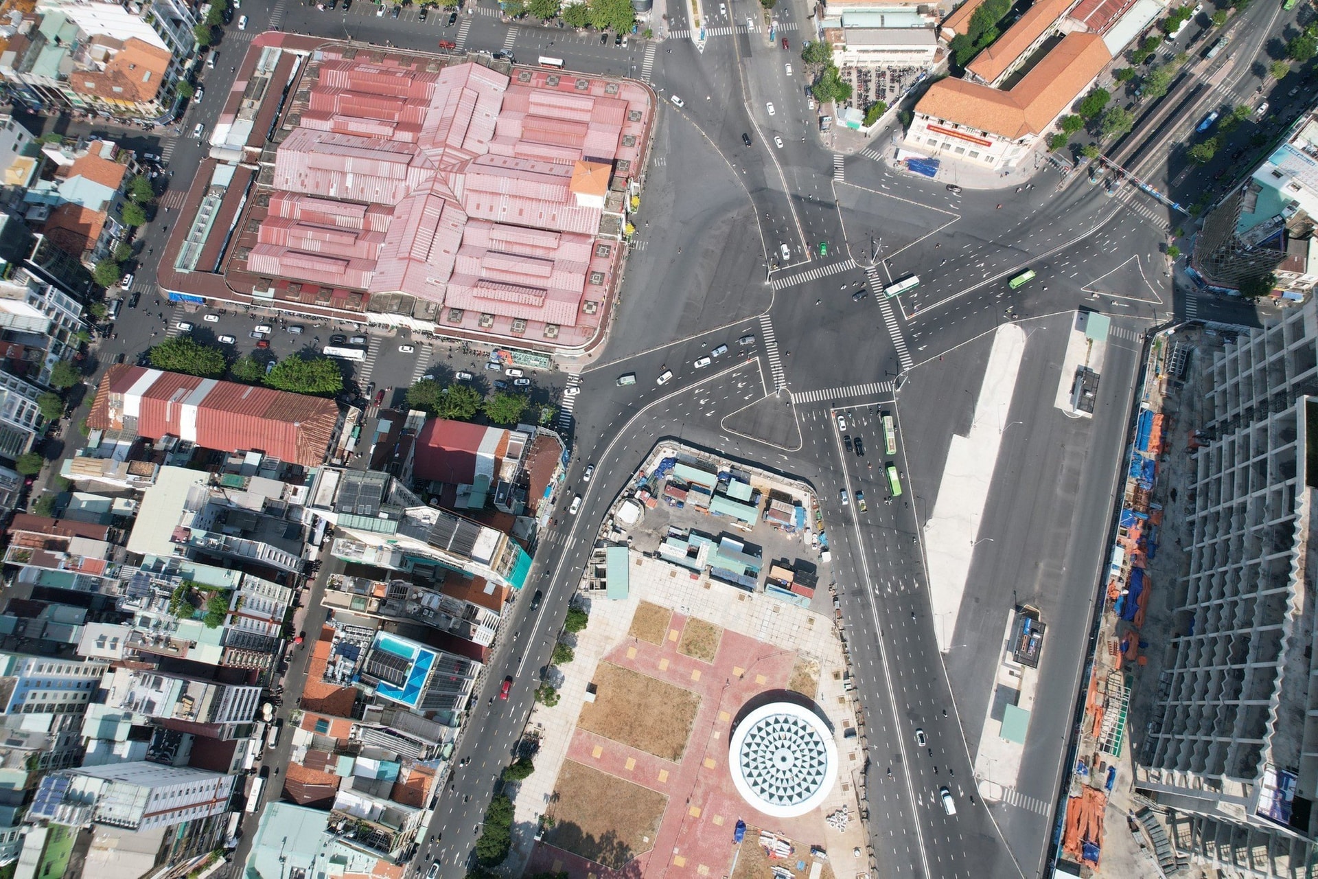 Chỉ đạo của Chủ tịch Phan Văn Mãi về phục dựng tượng vua Lê Lợi và cụ Trần Nguyên Hãn