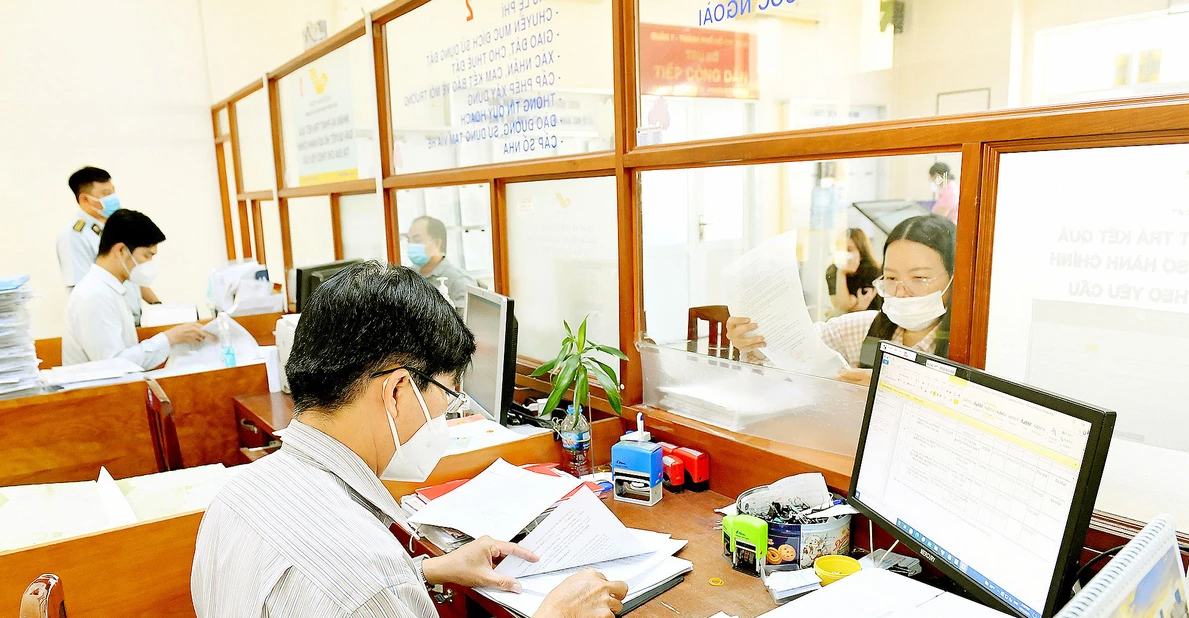 Nâng cao tinh thần trách nhiệm, ý thức phục vụ nhân dân của cán bộ