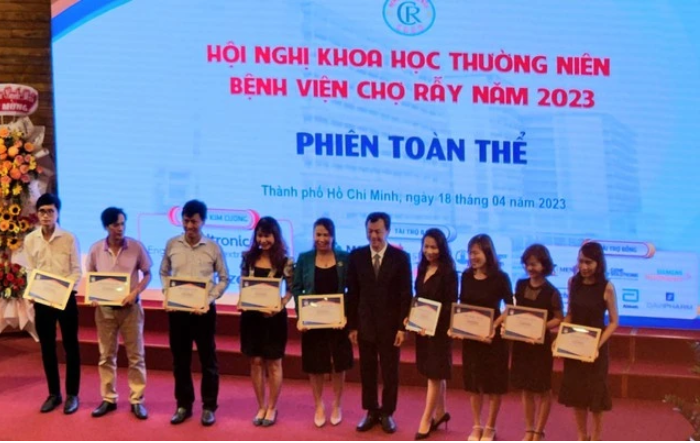 Cập nhật kiến thức y khoa liên tục là trách nhiệm của nhân viên y tế