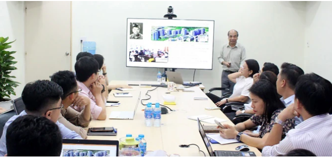 Trung tâm Chuyển đổi số TPHCM mời chuyên gia đào tạo về trí tuệ nhân tạo cho nhân viên. Ảnh: ĐÔNG SƠN