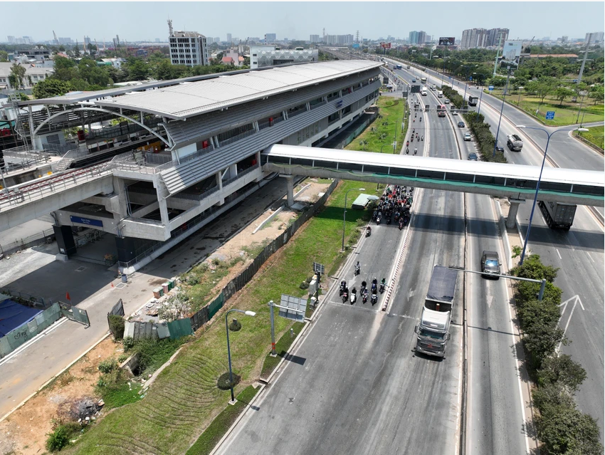 Tuyến metro số 1 có 9 cầu đi bộ kết nối với các nhà ga.