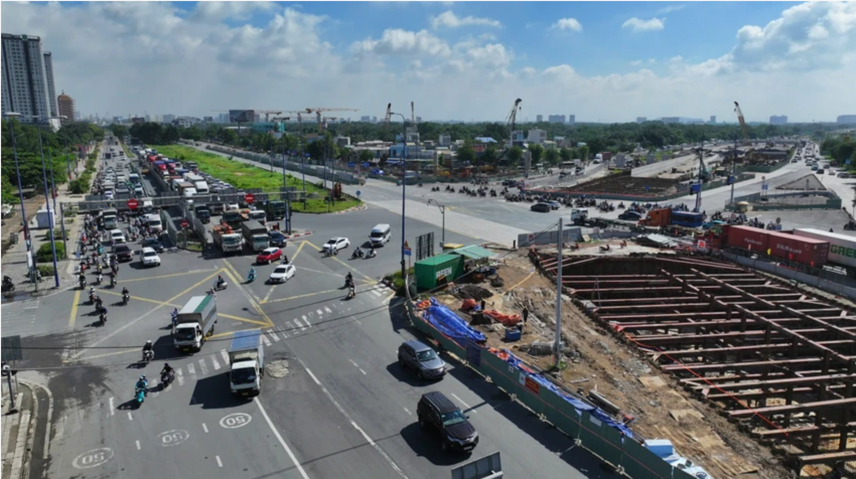 Sau khi thi công hoàn thành K9, K10, Ban Giao thông sẽ thông xe hầm chui HC1-01 (tháng 12-2024) để sử dụng một phần mặt đường Mai Chí Thọ phục vụ thi công mố, trụ cầu N3 và N4