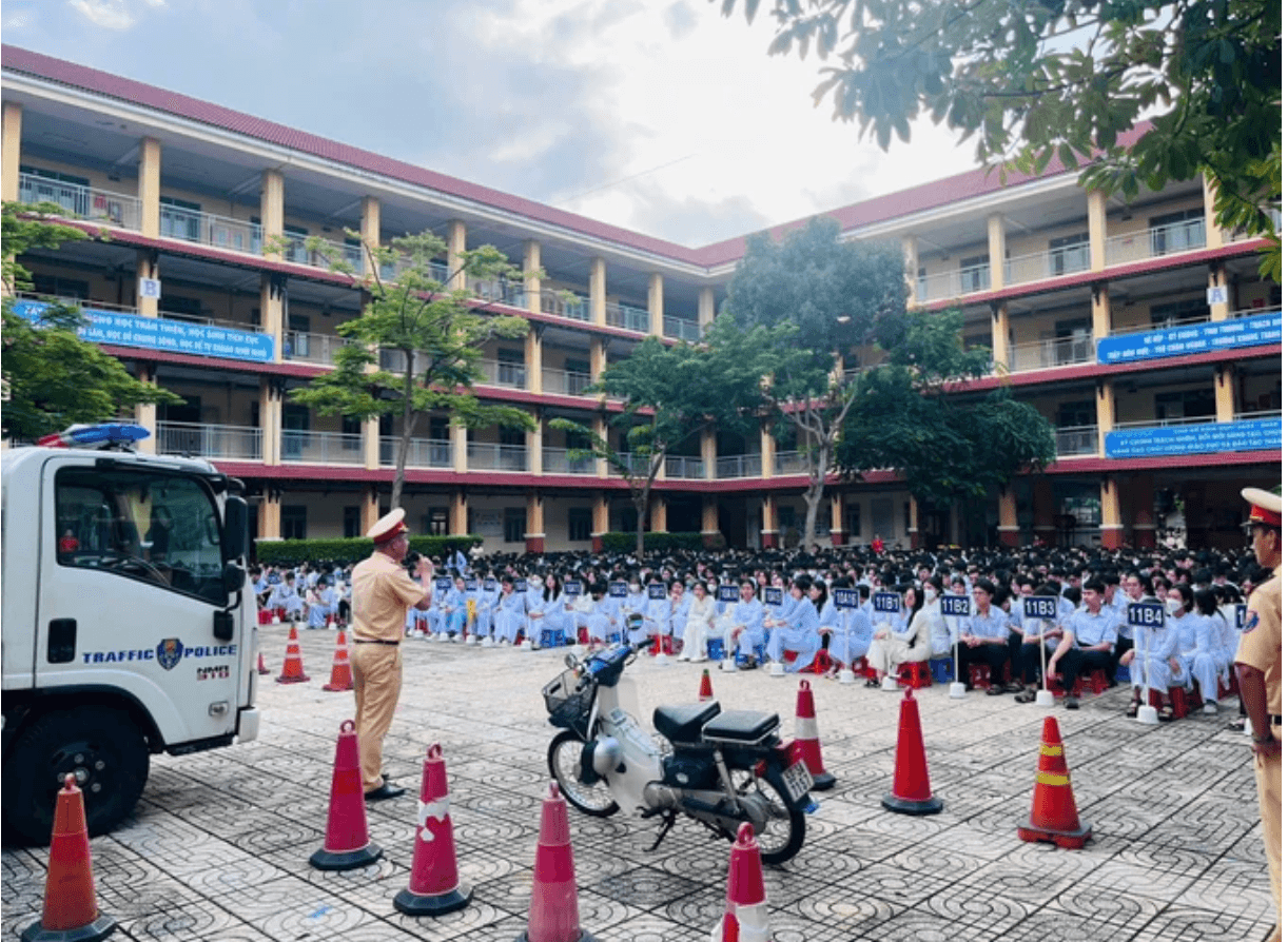Hơn 11.000 học sinh, giáo viên được tuyên truyền về luật, kỹ năng khi tham gia giao thông