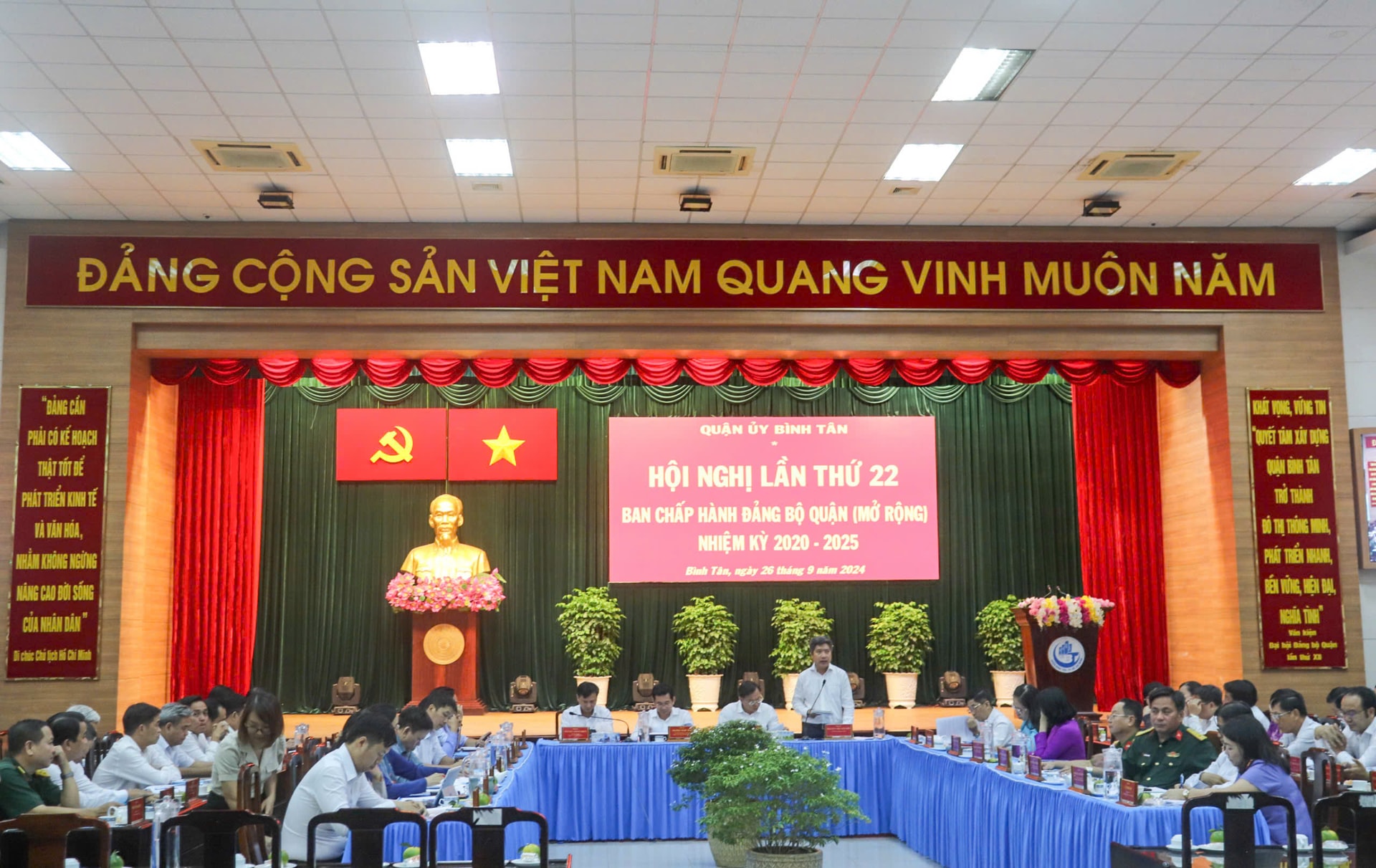 Quang cảnh hội nghị