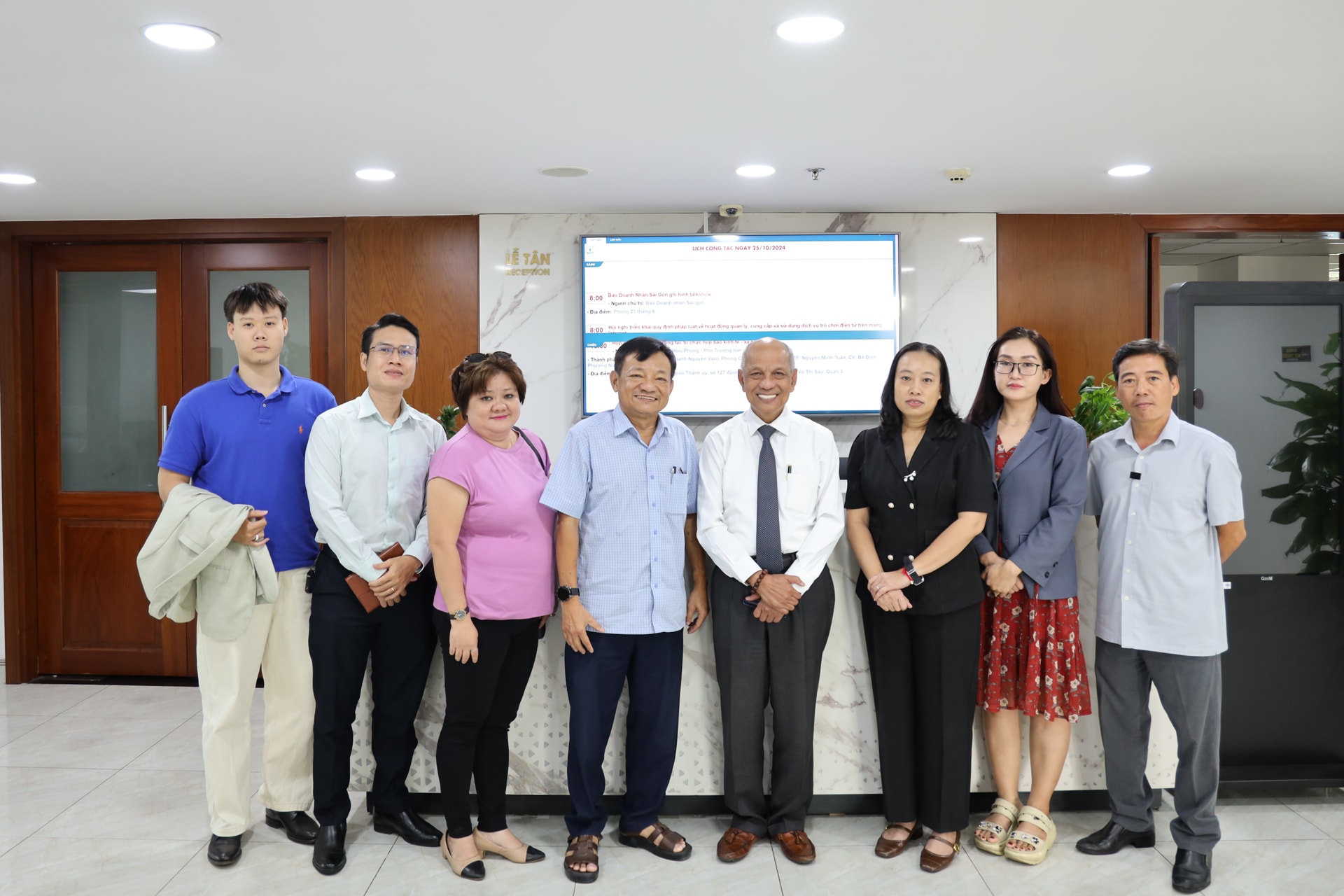 Hiệp hội Doanh nhân Việt Nam ở Nước ngoài thăm và làm việc tại Trung tâm Báo chí TP. HCM