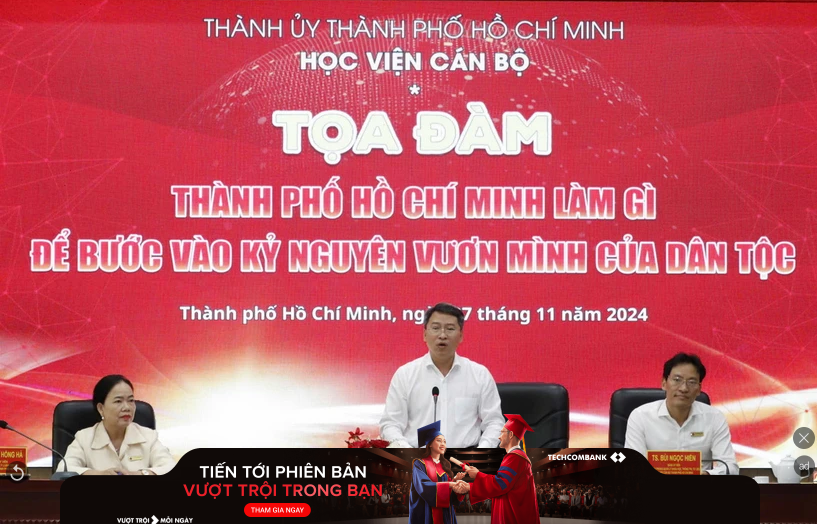 Phó Giáo sư-Tiến sỹ Nguyễn Tấn Phát, Giám đốc Học viện Cán bộ TP Hồ Chí Minh phát biểu đề dẫn. (Nguồn: báo Pháp luật TP Hồ Chí Minh)