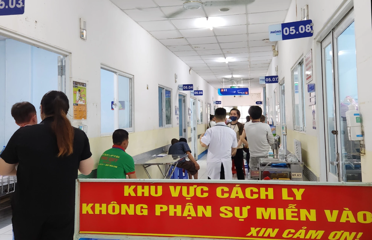 Một phòng điều trị sởi trong khu vực cách ly, ngày 3-12