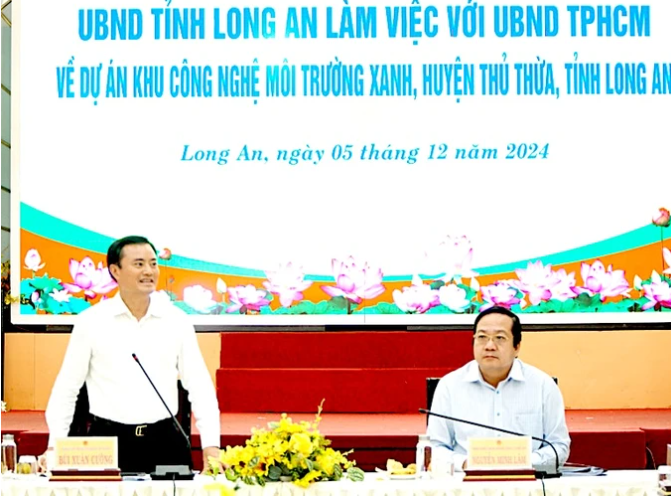 Phó Chủ tịch UBND TPHCM Bùi Xuân Cường cùng đoàn công tác có buổi làm việc với UBND tỉnh Long An