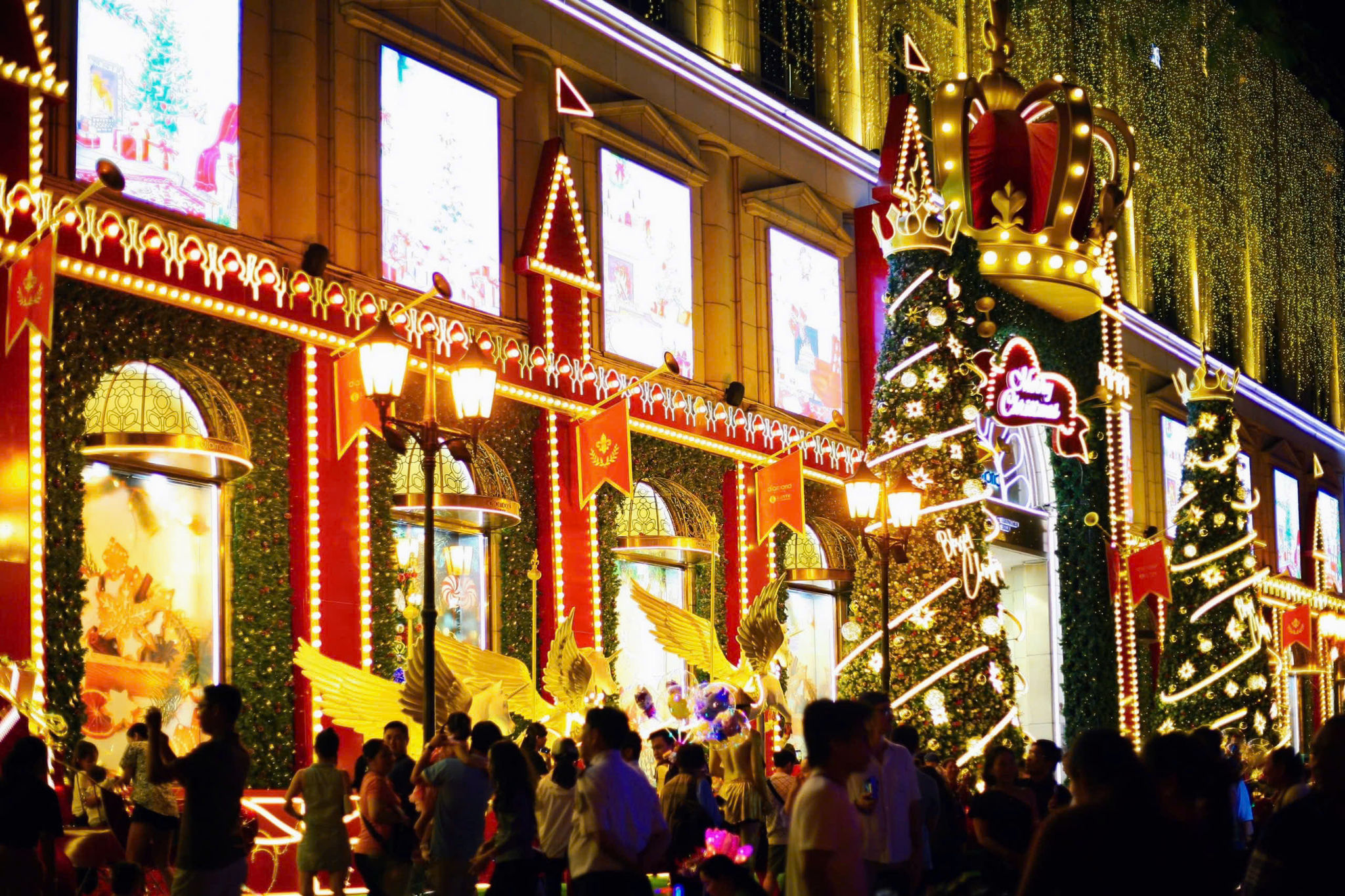 Tại Diamond Plaza (Quận 1) - nơi luôn là địa điểm