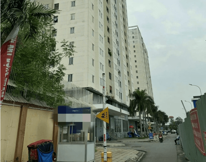 Chung cư Tín Phong, quận 12 đã đưa vào sử dụng gần 10 năm nay nhưng vẫn chưa được cấp sổ hồng. Ảnh: THANH HIỀN