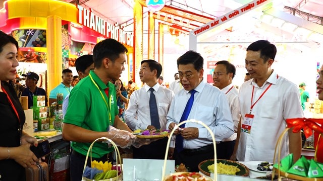 Đặc sản hơn 30 vùng miền hội tụ về TP. HCM