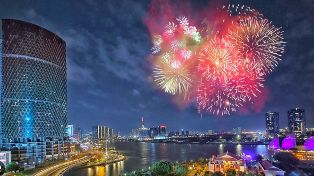 TPHCM tổ chức bắn pháo hoa và lễ hội đường phố đón Tết Dương lịch 2025