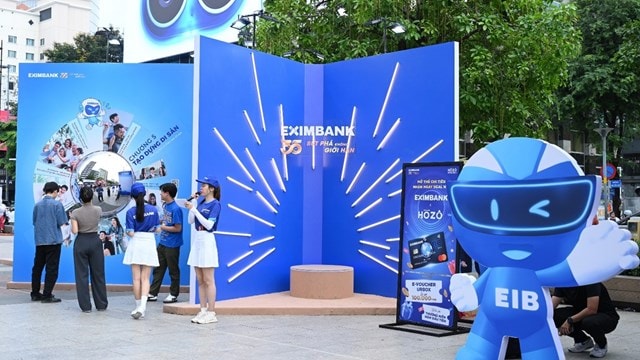 Life Book: Quyển sách khổng lồ với những giải pháp tài chính từ Eximbank