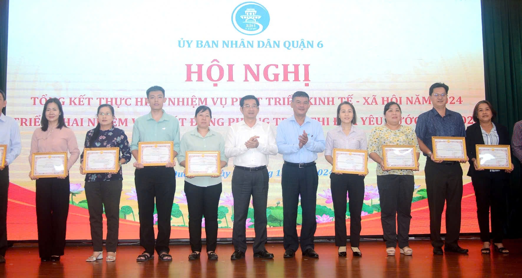 Quận 6 hoàn thành mục tiêu không còn hộ nghèo - Ảnh 1