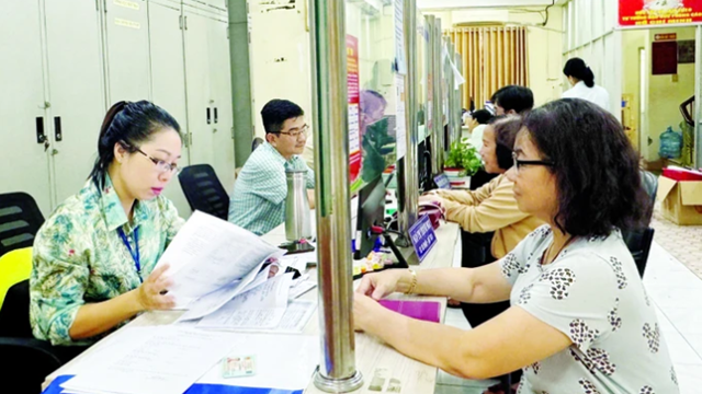 Ngày đầu 41 phường mới của TPHCM hoạt động: Giải quyết thủ tục hành chính thông suốt